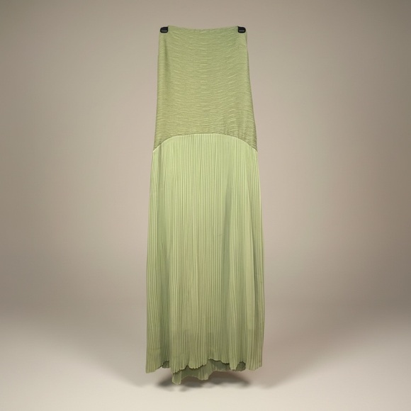 Elegant Green Strapless Dress - Picture 9 of 9